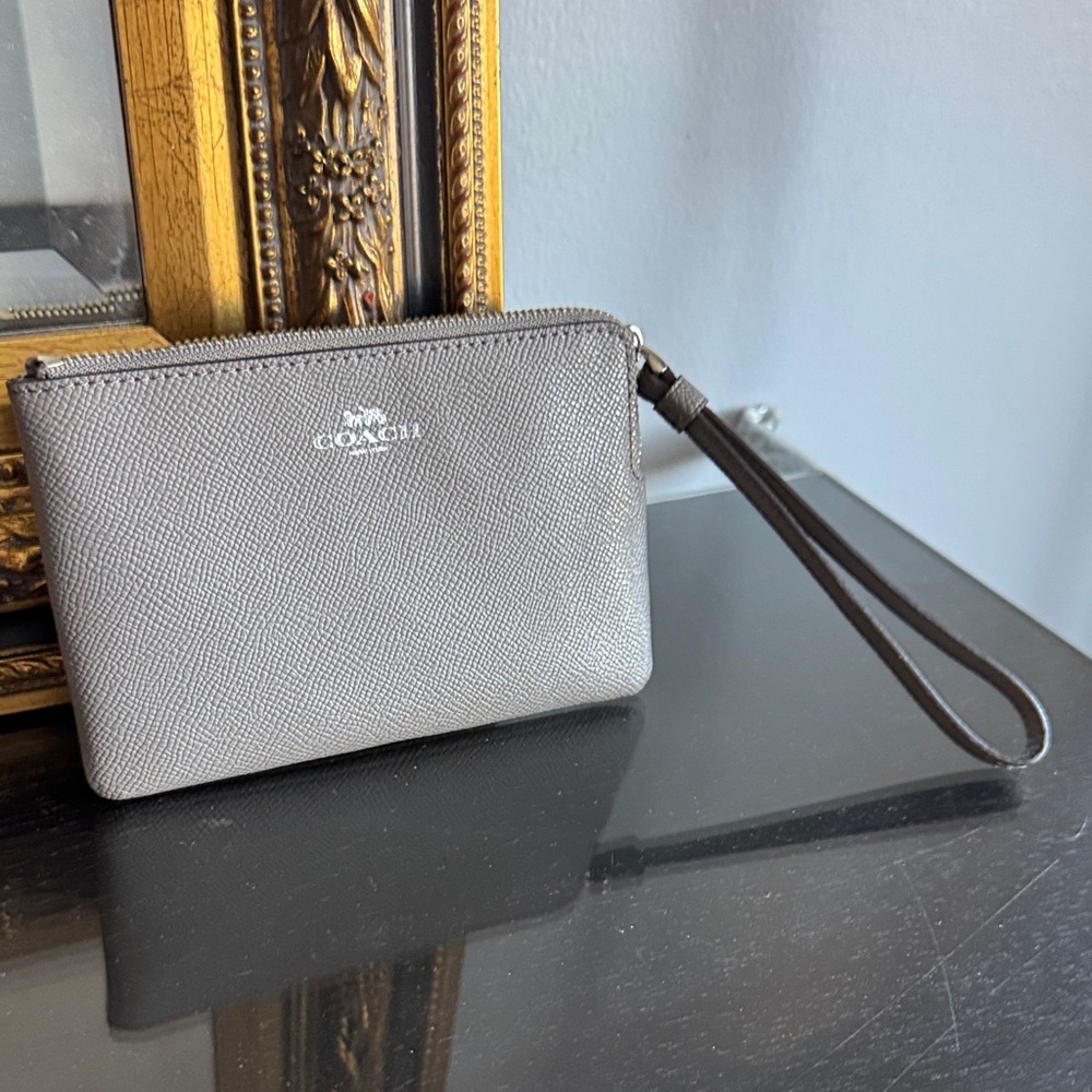 Coach Silver/Grey Wristlet